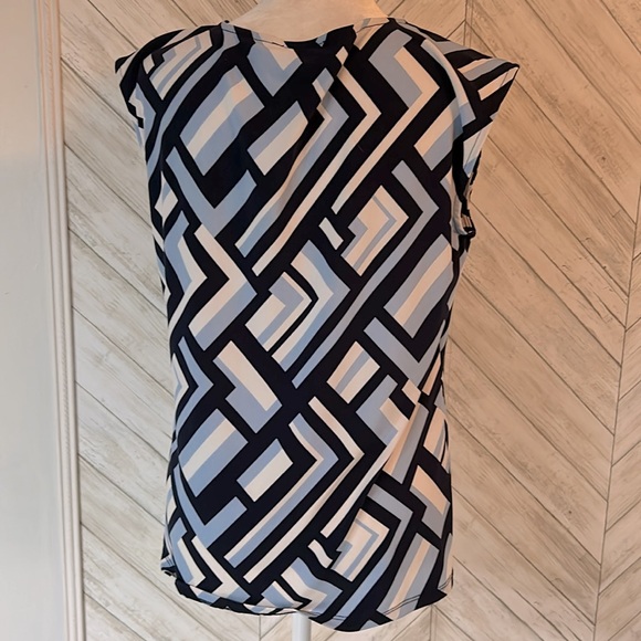 Calvin Klein sleeveless blue and white top with zipper accents, size medium. - Picture 4 of 6